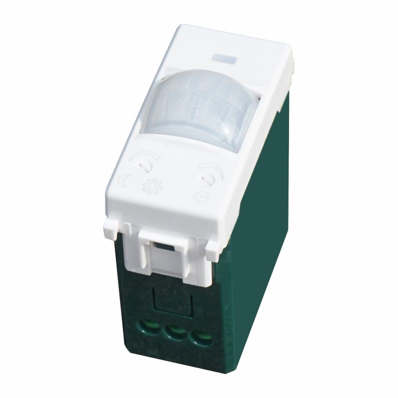 EV1800 — SENSORE MOVIMENTO 1P CON SET TEMPO / LUX