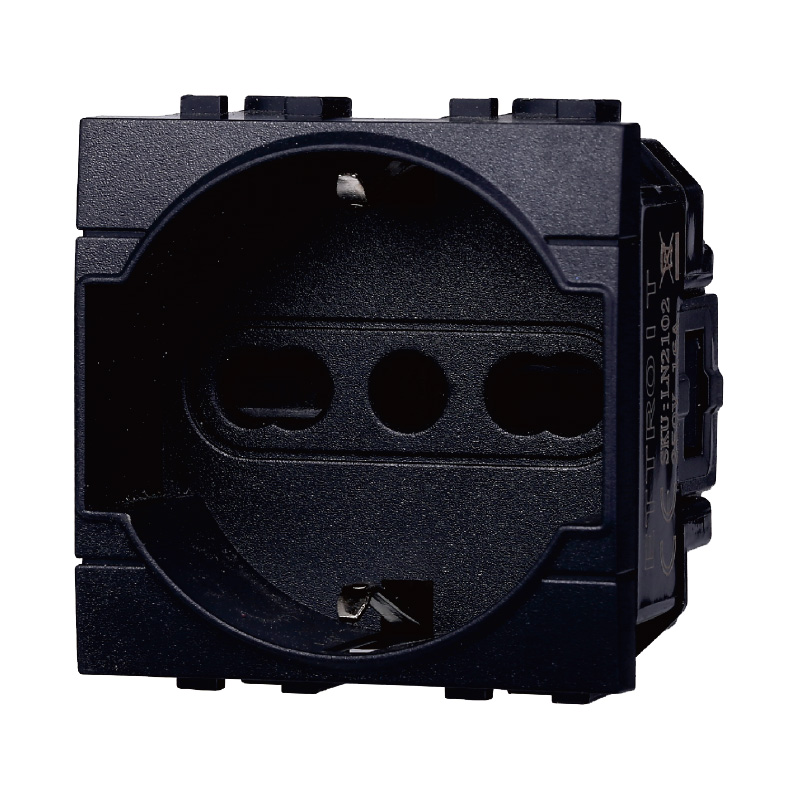 LN2102 — PRESA SCHUKO 2P+T 16A